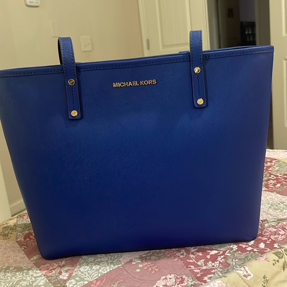 Micheal kors jet set travel